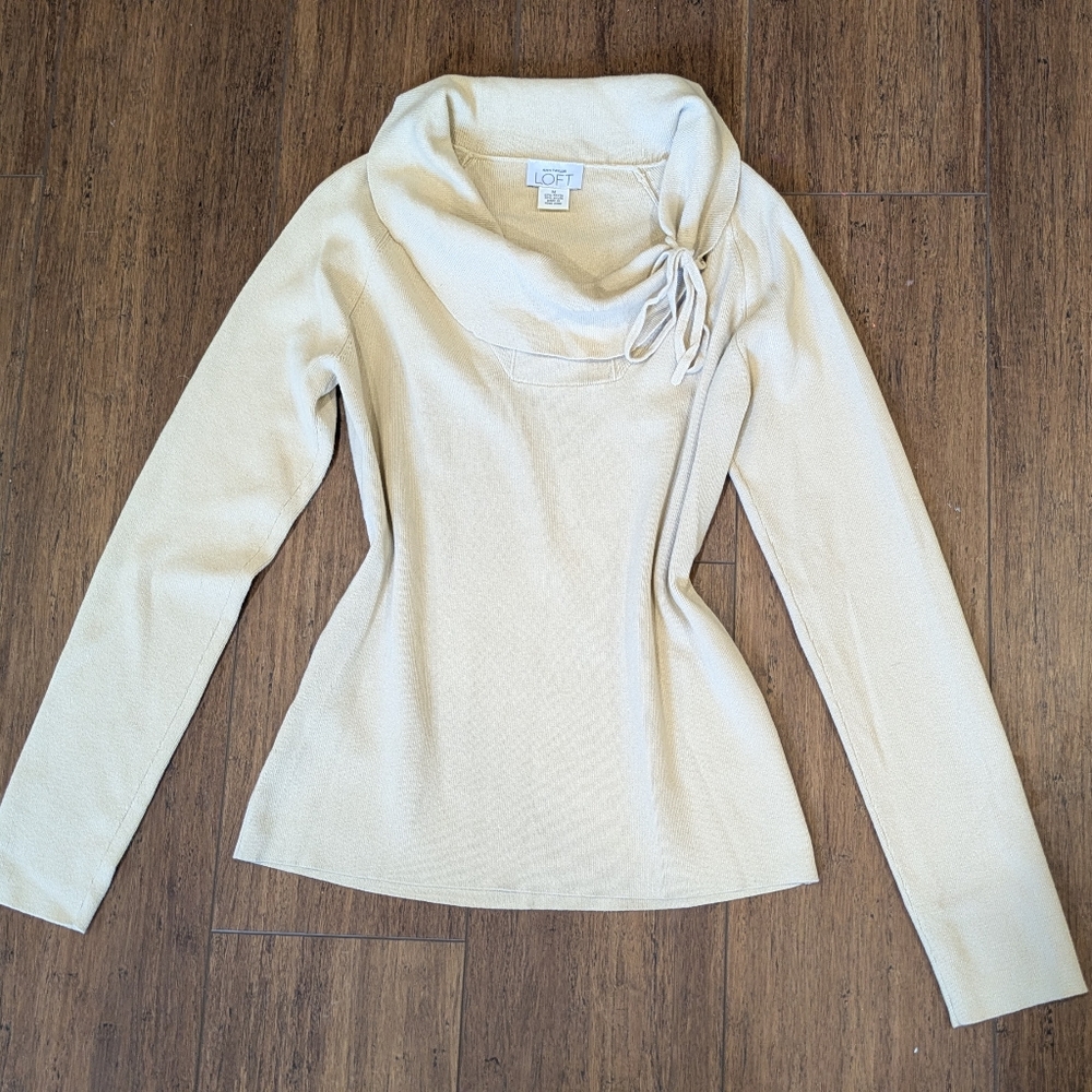Ann taylor LOFT Womens Beige Cow Neck Sweater Blouse Size M